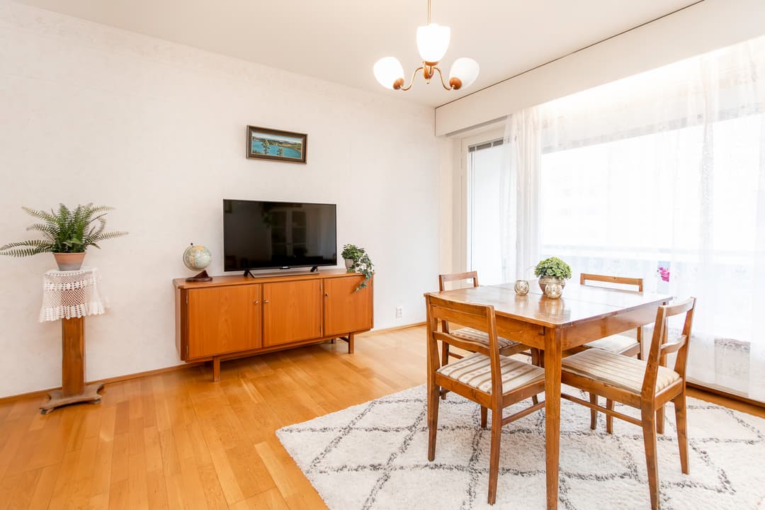 Bild av Trea i hjärtat av Mariehamn med inglasad balkong i västerläge